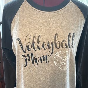 Volleyball Mom Baseball Tee - size large - NWOT